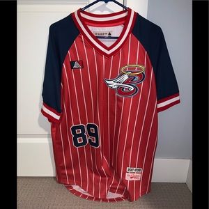 Black pyramid jersey